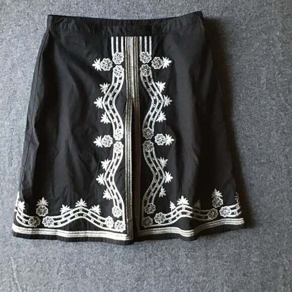 Old Navy Embroidered Front Pleat Low Waist Skirt Black Sz 2 - Picture 1 of 7